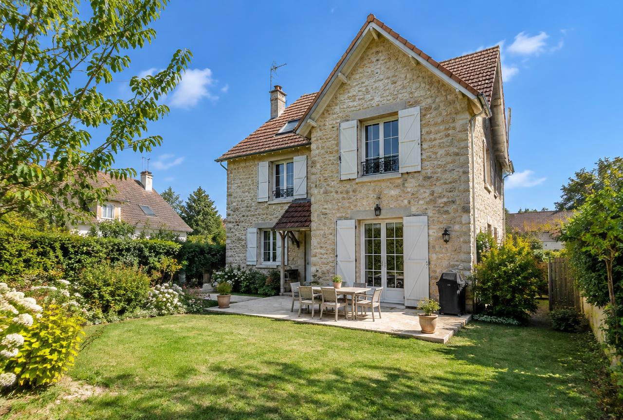 Maison de ville avec terrasse